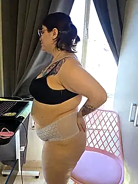 Snapshot of Sofia_Curvy04 chatting on 03-13-26, 10:11 Sofia Curvy04 online show from 03-13-26, 10:11