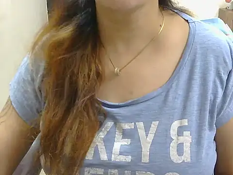 spicy Zara online show from 06-23-26, 12:25