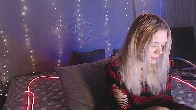 Snapshot of white__truffle chatting on 03-12-26, 05:08 white truffle online show from 03-12-26, 05:08