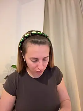 Snapshot of EvaRyen_ chatting on 05-14-26, 04:47 EvaRyen online show from 05-14-26, 04:47