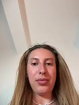 Snapshot of EvaRyen_ chatting on 06-03-26, 04:45 EvaRyen online show from 06-03-26, 04:45
