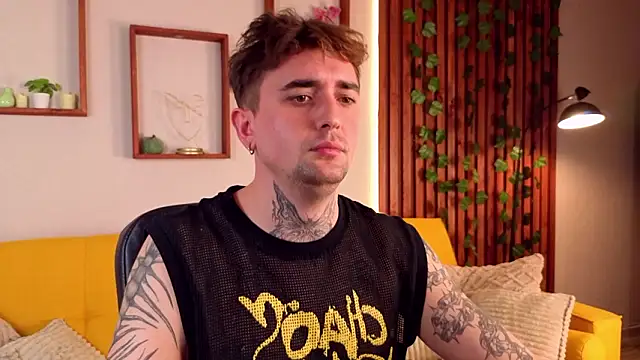 Snapshot of Damon000Lee chatting on 03-17-26, 01:03 Damon000Lee online show from 03-17-26, 01:03