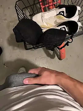 Snapshot of Cumvirgin6999 chatting on 07-17-26, 02:34 Cumvirgin6999 online show from 07-17-26, 02:34