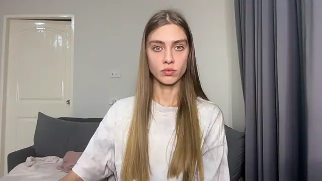 Snapshot of SonyaScarlett chatting on 03-12-26, 12:11 SonyaScarlett online show from 03-12-26, 12:11