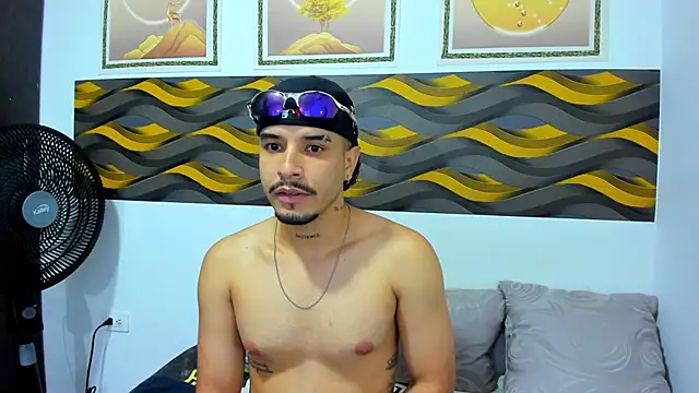 Leon Hotx online show from 04-08-26, 07:47
