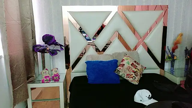 NikiEvanz online show from 03-22-26, 03:04