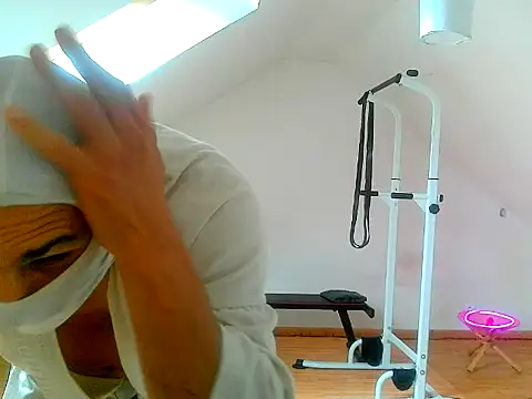 Snapshot of NinjaLaser chatting on 05-13-26, 11:29 NinjaLaser online show from 05-13-26, 11:29