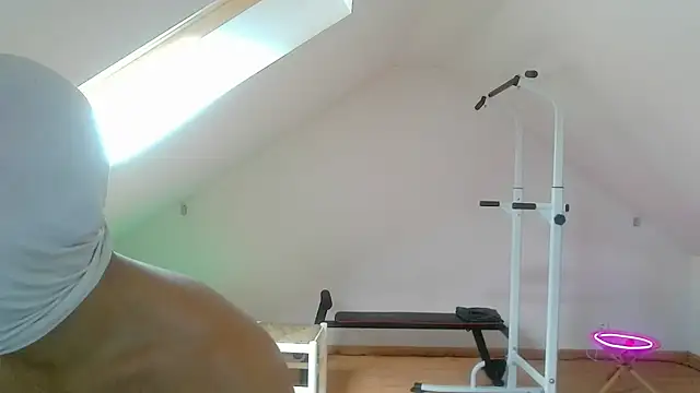 Snapshot of NinjaLaser chatting on 06-12-26, 11:31 NinjaLaser online show from 06-12-26, 11:31