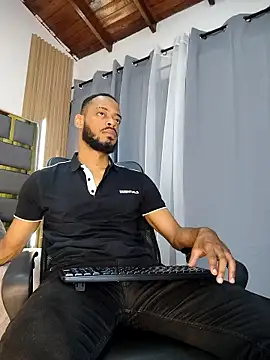 Oliver bigblack cock online show from 04-25-26, 06:16