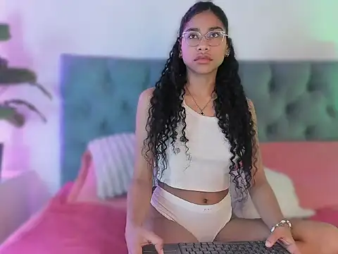 Snapshot of emaffox chatting on 03-21-26, 06:07 emaffox online show from 03-21-26, 06:07