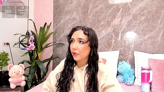 Snapshot of Megan_Stein chatting on 06-12-26, 08:30 Megan Stein online show from 06-12-26, 08:30