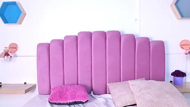 Snapshot of Koralxxx chatting on 03-13-26, 04:24 Koralxxx online show from 03-13-26, 04:24