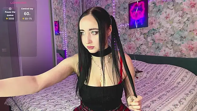 LizzyMooore online show from 04-22-26, 11:12
