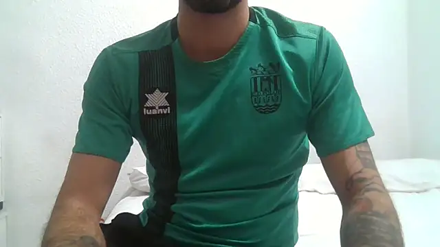 Snapshot of Kiiro96 chatting on 03-12-26, 01:12 Kiiro96 online show from 03-12-26, 01:12