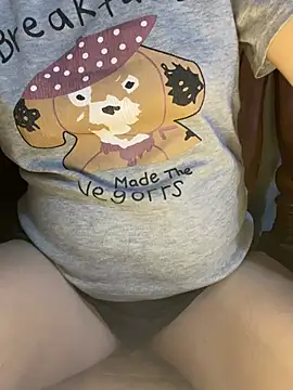 Snapshot of Lybaby chatting on 03-12-26, 10:21 Lybaby online show from 03-12-26, 10:21