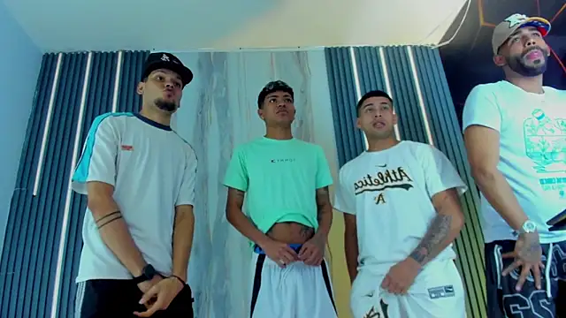 Snapshot of Looney_Tunes_ chatting on 03-13-26, 04:30 Looney Tunes online show from 03-13-26, 04:30