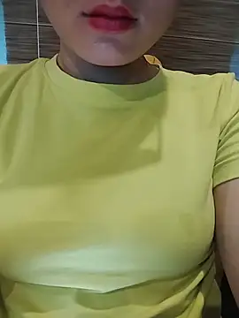 Snapshot of candy_flo chatting on 05-13-26, 08:01 candy flo online show from 05-13-26, 08:01