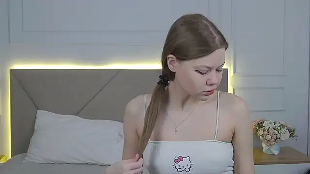 Sophie Rays online show from 03-19-26, 04:16