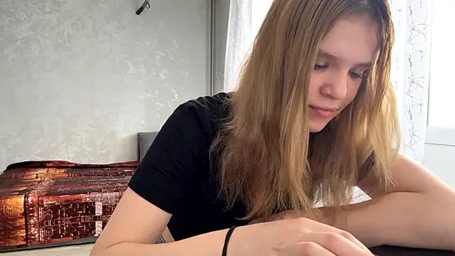 Snapshot of OlaTaulbee chatting on 03-14-26, 07:25 OlaTaulbee online show from 03-14-26, 07:25