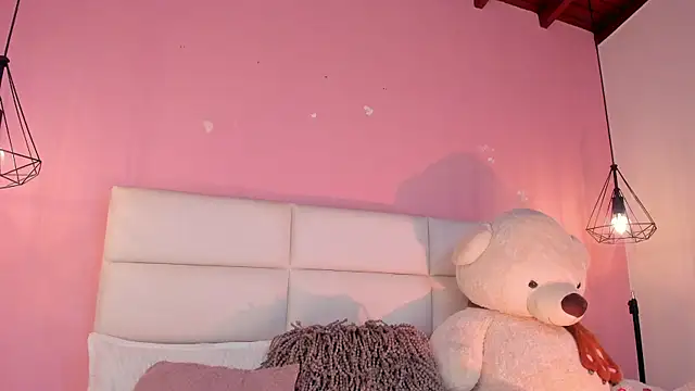 KarolyneLune online show from 05-27-26, 01:57