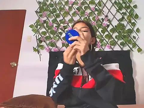 Sweet Scarlett  online show from 04-17-26, 02:09