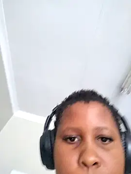 Snapshot of Thotyk chatting on 03-18-26, 08:28 Thotyk online show from 03-18-26, 08:28