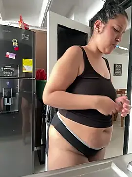 Snapshot of Mila_Sunshin chatting on 03-20-26, 02:33 Mila Sunshin online show from 03-20-26, 02:33