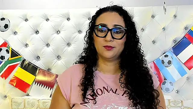 VaniaRouse online show from 06-24-26, 02:16