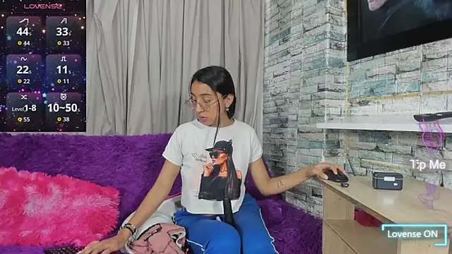 NoahAndBunny online show from 06-02-26, 11:56