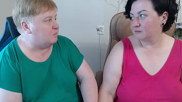 Lindy-Jeanie online show from 06-16-26, 04:42
