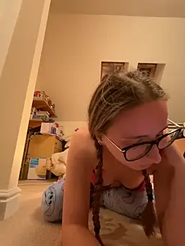 Snapshot of SophMaeexo chatting on 03-18-26, 11:41 SophMaeexo online show from 03-18-26, 11:41