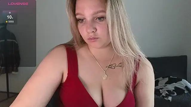 Snapshot of bettyloveu chatting on 07-06-26, 03:03 bettyloveu online show from 07-06-26, 03:03