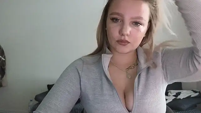 Snapshot of bettyloveu chatting on 07-13-26, 11:13 bettyloveu online show from 07-13-26, 11:13