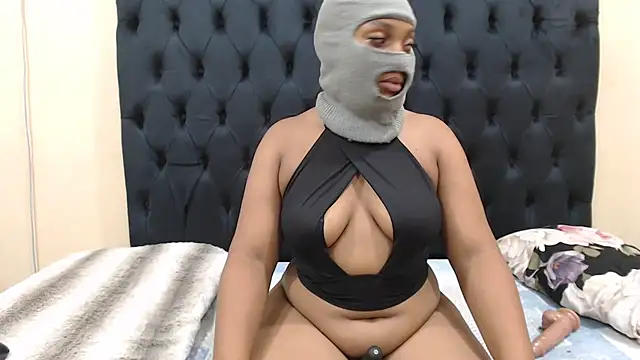 Curvy Takatso online show from 03-25-26, 08:04