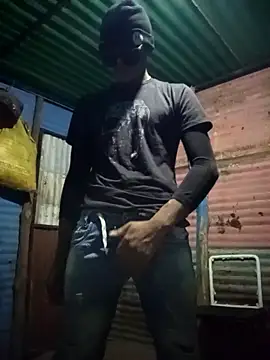 Snapshot of spittingpig1 chatting on 03-17-26, 07:23 spittingpig1 online show from 03-17-26, 07:23