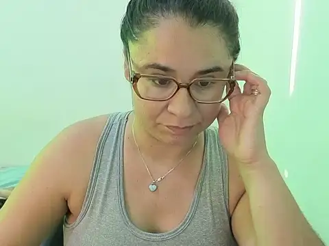 Snapshot of estrellajunior chatting on 07-16-26, 11:27 estrellajunior online show from 07-16-26, 11:27