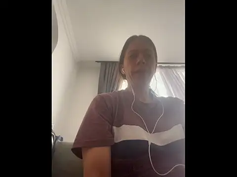 Snapshot of ItsAmara chatting on 06-15-26, 05:37 ItsAmara online show from 06-15-26, 05:37