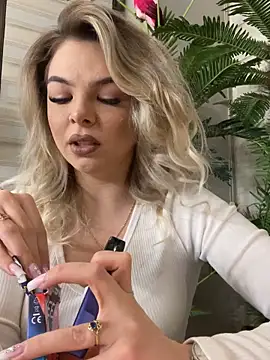 KimmBliss online show from 04-15-26, 06:15