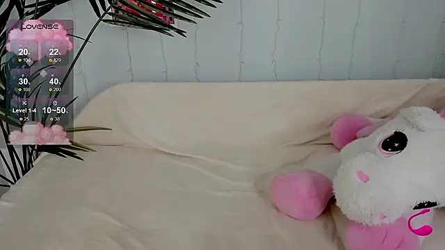 Snapshot of Small_panther chatting on 03-18-26, 01:31 Small panther online show from 03-18-26, 01:31