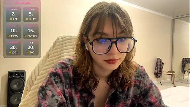 Olivia 132 online show from 03-27-26, 05:23
