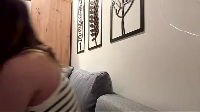 Snapshot of BunnyEskaf chatting on 04-12-26, 06:57 BunnyEskaf online show from 04-12-26, 06:57