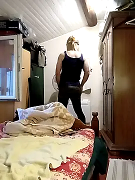 Snapshot of stephie83 chatting on 03-25-26, 04:35 stephie83 online show from 03-25-26, 04:35