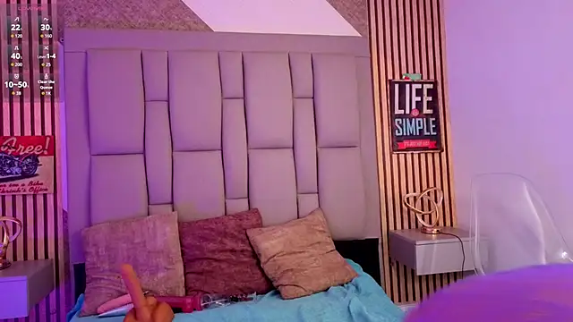  karlaruso online show from 04-28-26, 12:43