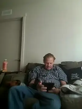 yourMasterisBored online show from 04-18-26, 07:58