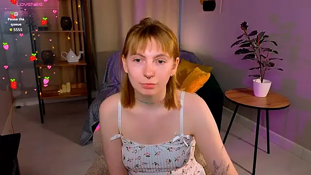 Snapshot of susie_miu chatting on 03-22-26, 06:28 susie miu online show from 03-22-26, 06:28