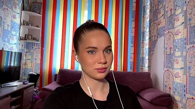 Snapshot of Miss_Blessnyth chatting on 06-16-26, 04:15 Miss Blessnyth online show from 06-16-26, 04:15