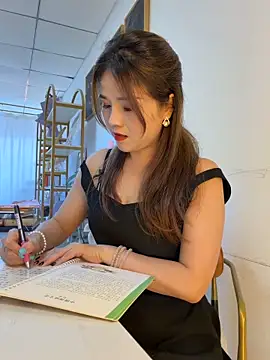 Xiaoxiao-y online show from 05-22-26, 07:48