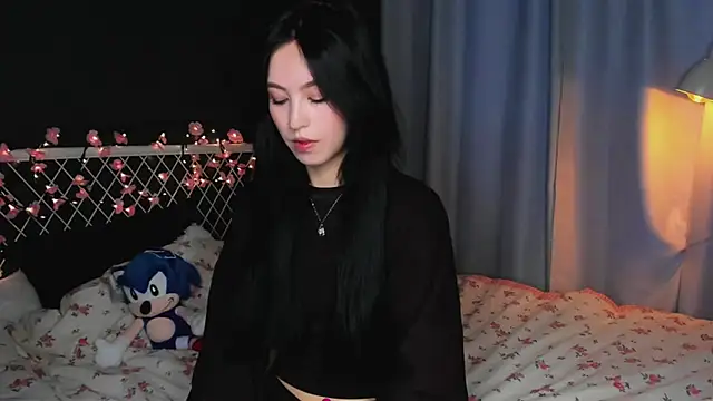 Snapshot of lizaa_breeze chatting on 05-17-26, 04:36 lizaa breeze online show from 05-17-26, 04:36