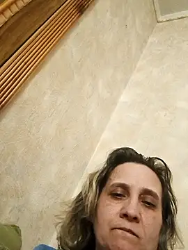 KatieLove133 online show from 04-04-26, 08:28