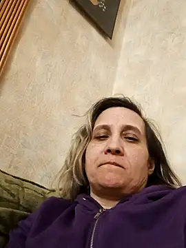 KatieLove133 online show from 04-29-26, 05:30